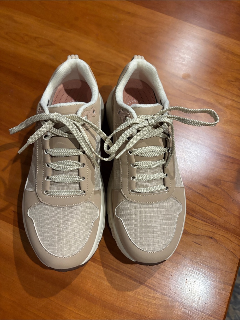REVITALIGN Orthotic Walkwell Lace Up Sneakers size 8.5 med width